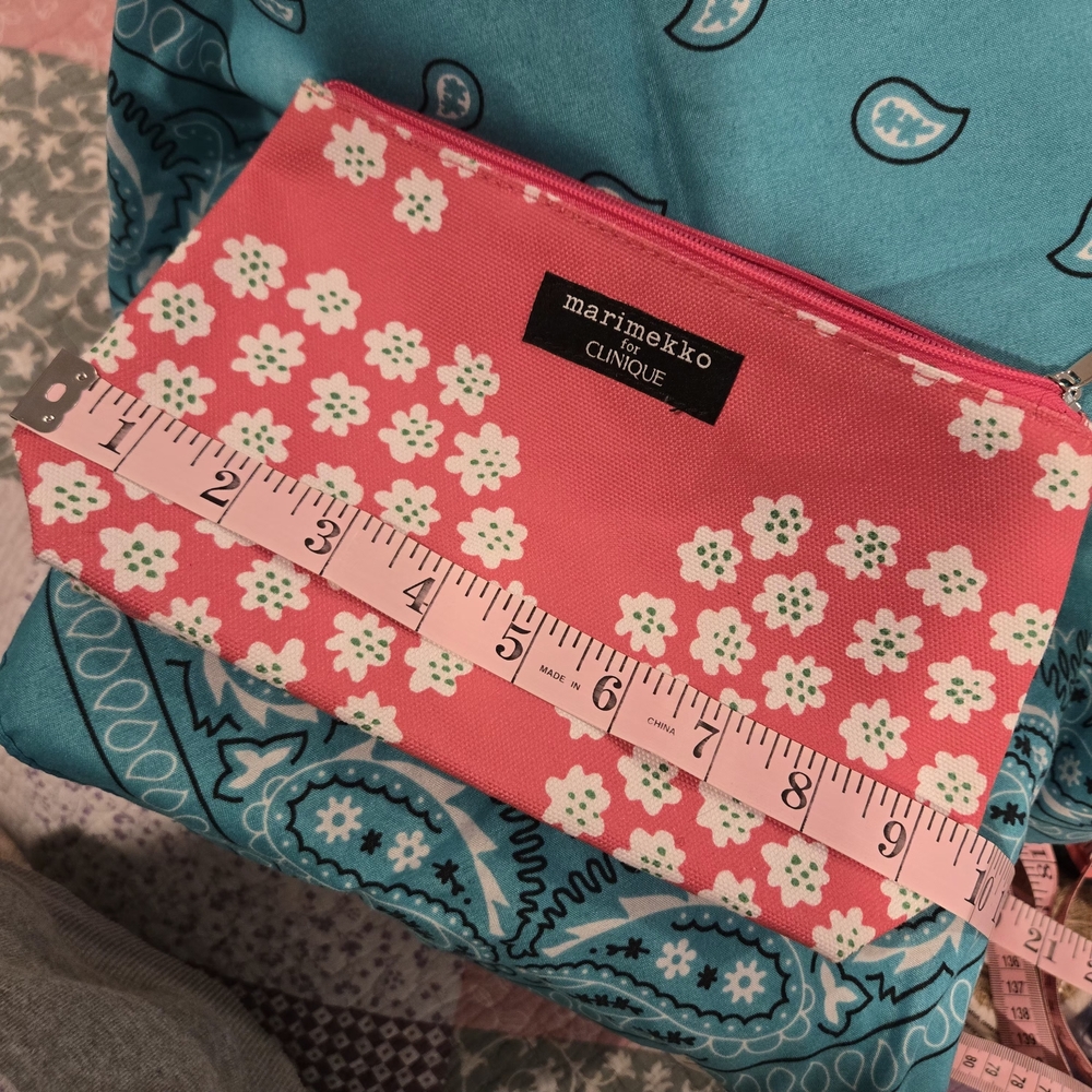 Marimekko Pink and White Floral Pouch Set - Picture 5 of 11